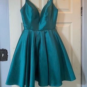 Juliet homecoming/formal dress size small color green